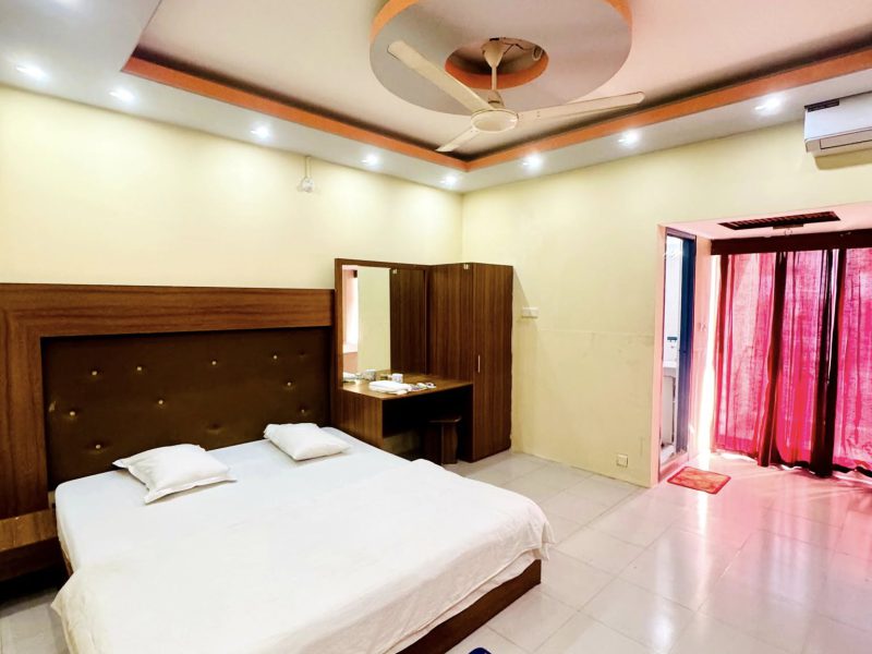 Couple room